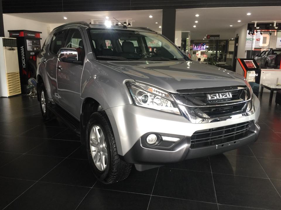 Isuzu CHR 3.0L 4x2 AT 2016 - Bán ô tô Isuzu MU-X 3.0L 4x2 AT 2016, màu bạc, Nhập khẩu Thái