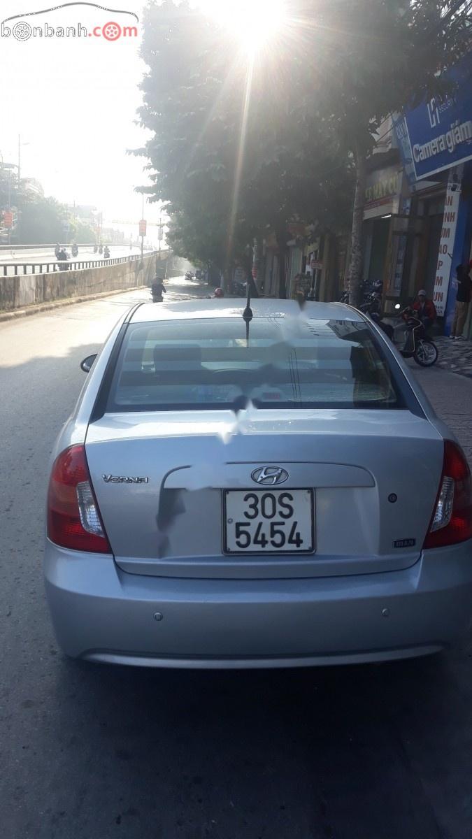 Hyundai Verna 1.4 AT 2009 - Bán Hyundai Verna 2009 số tự động, màu bạc, nhập khẩu nguyên chiếc