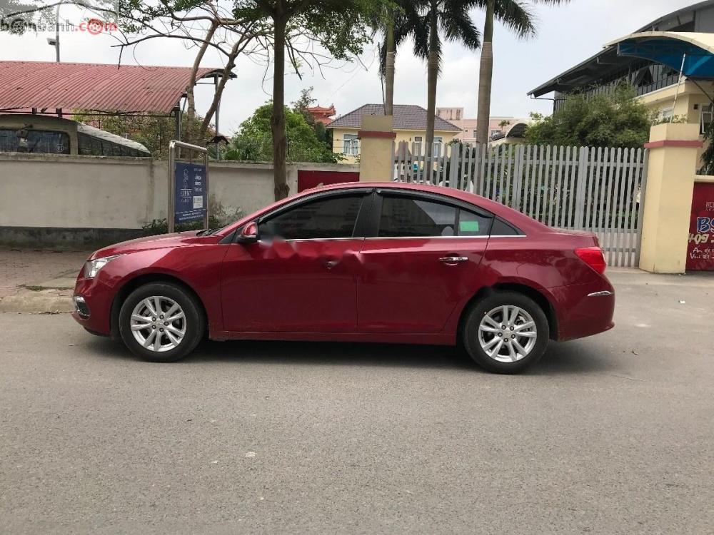 Chevrolet Cruze LT 1.6L 2018 - Cần bán Chevrolet Cruze LT 1.6L năm 2018, màu đỏ, xe mua tháng 2/2018