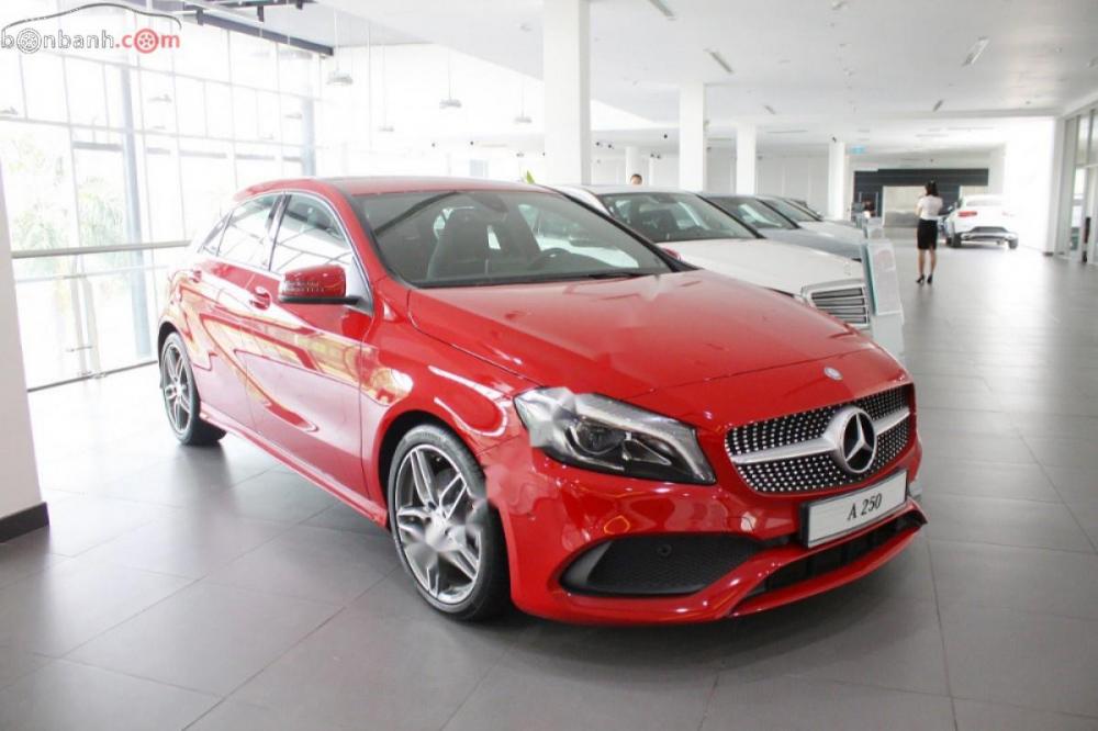 Mercedes-Benz A class A250 2018 - Bán xe Mercedes A250 2018, màu đỏ, kiểu dáng nhỏ gọn và thể thao