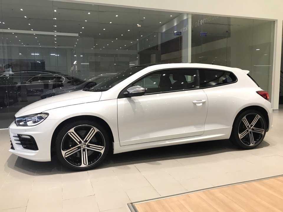 Volkswagen Scirocco 2018 - Trắng Ngọc Trinh, bán xe Đức 280 ngựa, tặng tiền mặt, tặng túi Gucci, mua xe không đụng hàng