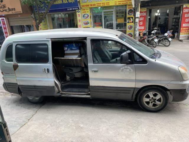 Hyundai Starex   2005 - Bán xe Hyundai Starex 2005, màu bạc, nhập khẩu Hàn Quốc, giá chỉ 200 triệu