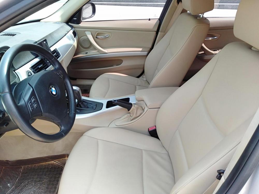 BMW 3 Series 320i 2010 - Bán ô tô BMW 3 Series 320i sản xuất năm 2010, xe nhập 