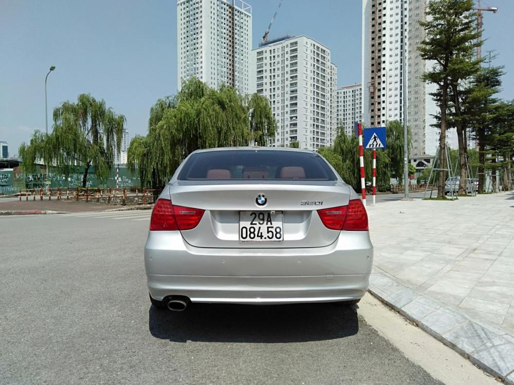 BMW 3 Series 320i 2010 - Bán ô tô BMW 3 Series 320i sản xuất năm 2010, xe nhập 