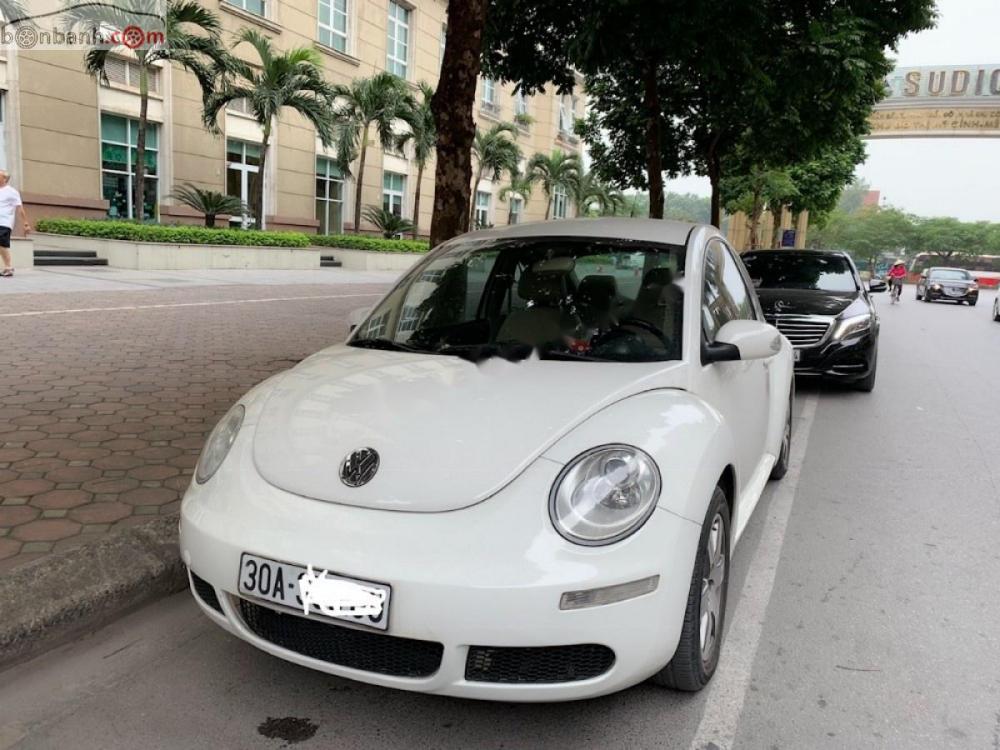 Volkswagen New Beetle 1.6 AT 2009 - Chính chủ bán Volkswagen New Beetle 1.6 AT, năm 2010, màu trắng, xe nhập