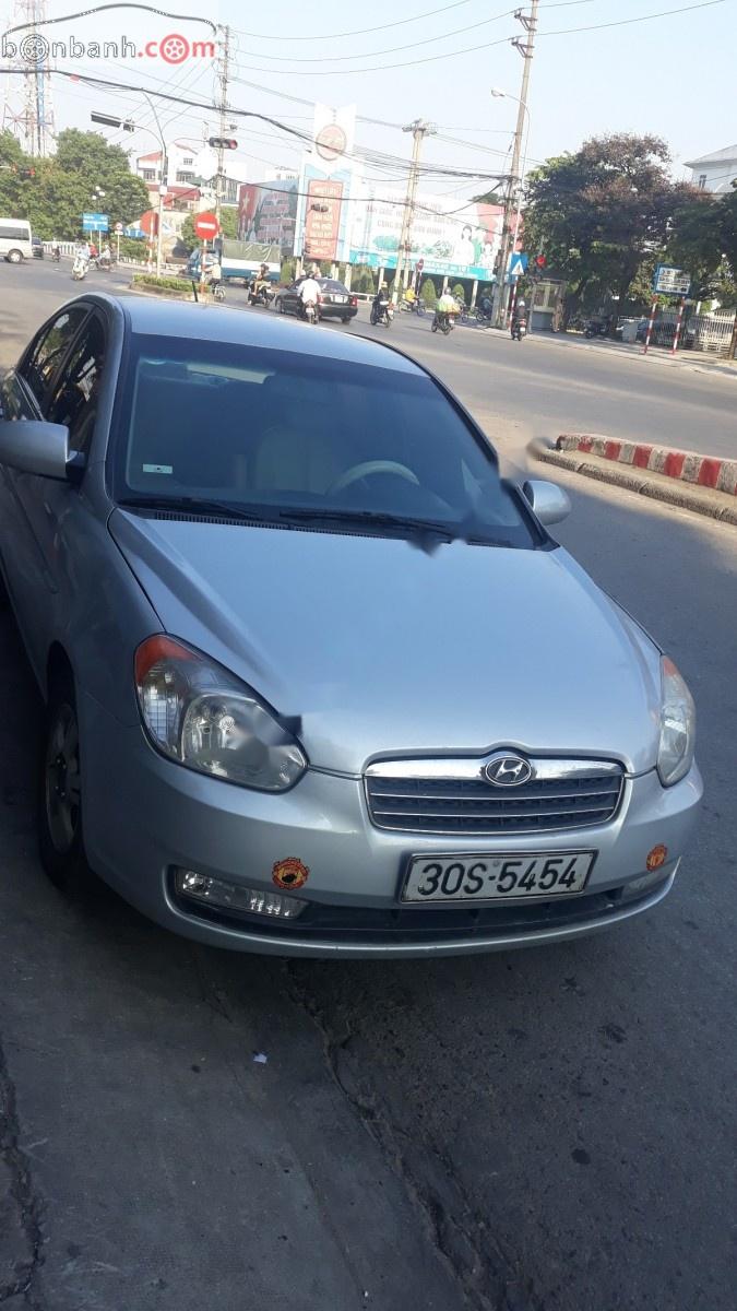 Hyundai Verna 1.4 AT 2009 - Bán Hyundai Verna 2009 số tự động, màu bạc, nhập khẩu nguyên chiếc