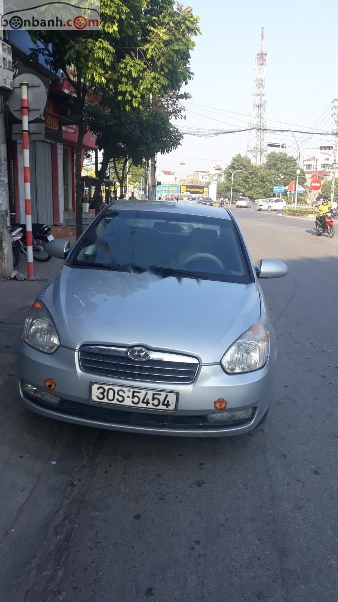 Hyundai Verna 1.4 AT 2009 - Bán Hyundai Verna 2009 số tự động, màu bạc, nhập khẩu nguyên chiếc