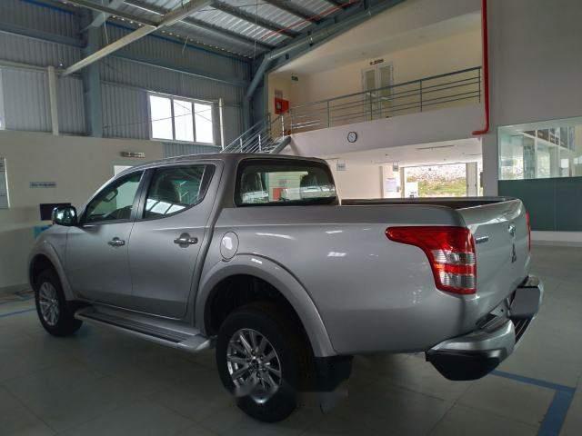 Mitsubishi Triton  4x2MT 2018 - Cần bán xe Mitsubishi Triton đời 2018, màu bạc, xe nhập, số sàn