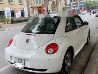 Volkswagen New Beetle   2010 - Cần bán xe Volkswagen New Beetle đời 2010, màu trắng, nhập khẩu