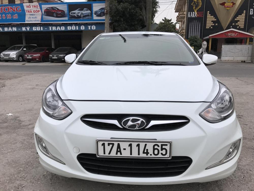 Hyundai Accent AT 2012 - Xe Hyundai Accent năm 2012 màu trắng, xe nhập