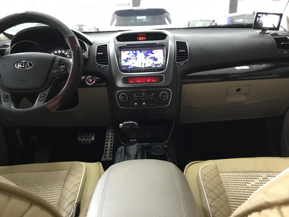 Kia Sorento 2017 - Cần bán xe Kia Sorento sản xuất 2017 màu nâu