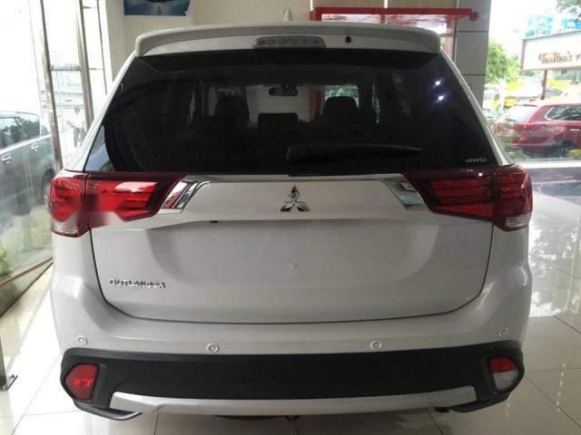 Mitsubishi Outlander   2.0 Premium 2018 - Bán ô tô Mitsubishi Outlander 2.0 Premium 2018, màu trắng