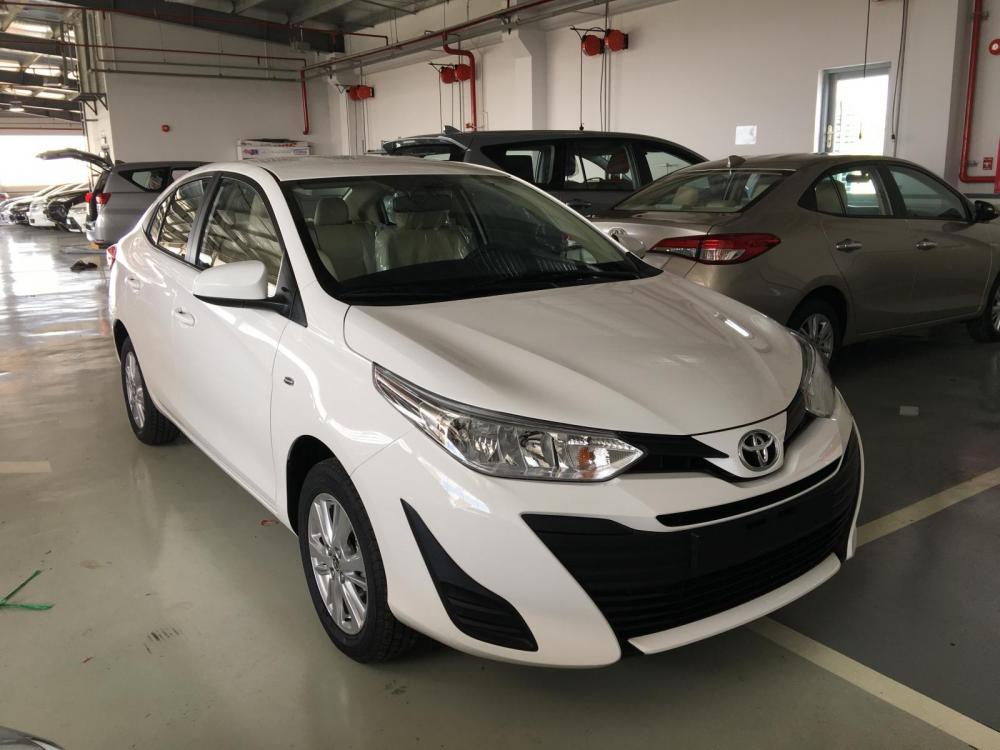 Toyota Vios E 2018 - Cần bán xe Toyota Vios E đời 2018, màu trắng giá 516 triệu, đưa trước 140 triệu nhận xe ngay