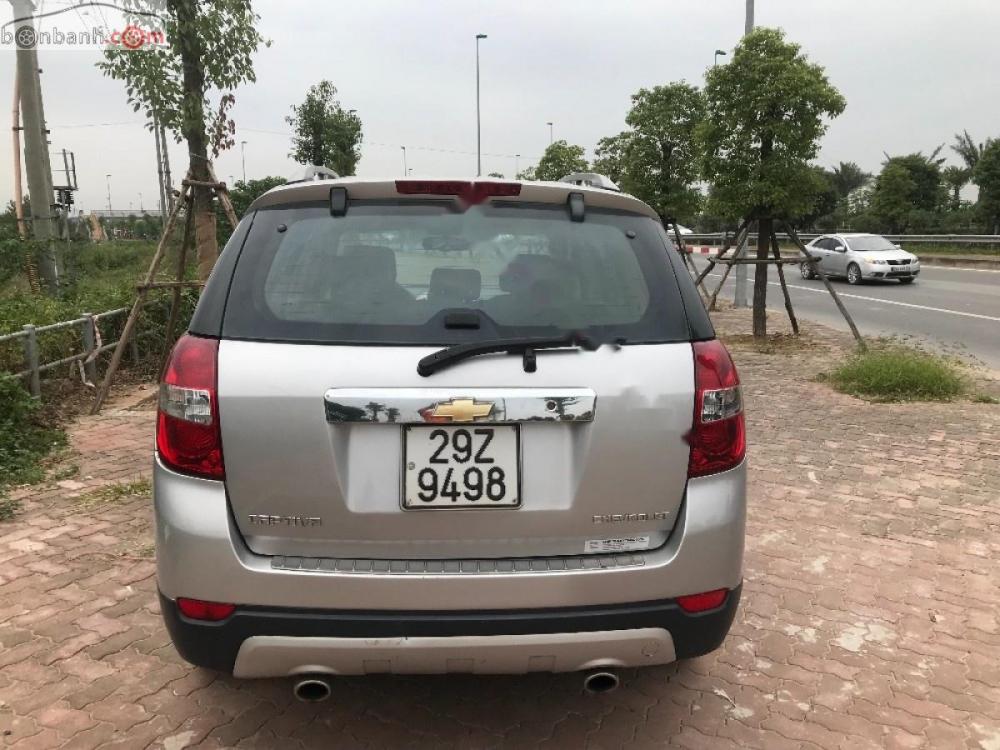 Chevrolet Captiva 2.4 LTZ AT 2007 - Gia đình rất cần bán Captiva sản xuất 2007 số tự động, xe chạy hơn 12 vạn, còn tất đẹp