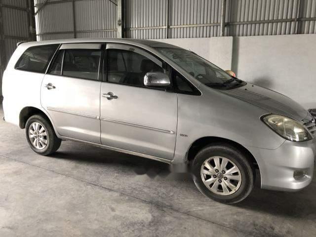 Toyota Innova  G 2010 - Bán Toyota Innova sản xuất năm 2010, màu bạc số sàn