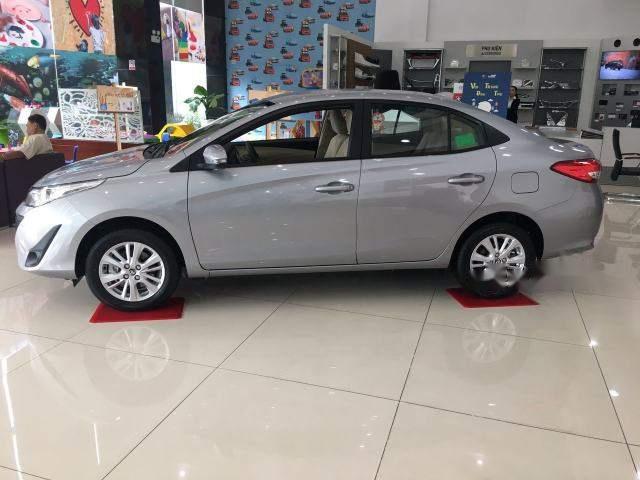 Toyota Vios 2018 - Cần bán xe Toyota Vios 2018, màu bạc, giá chỉ 516 triệu