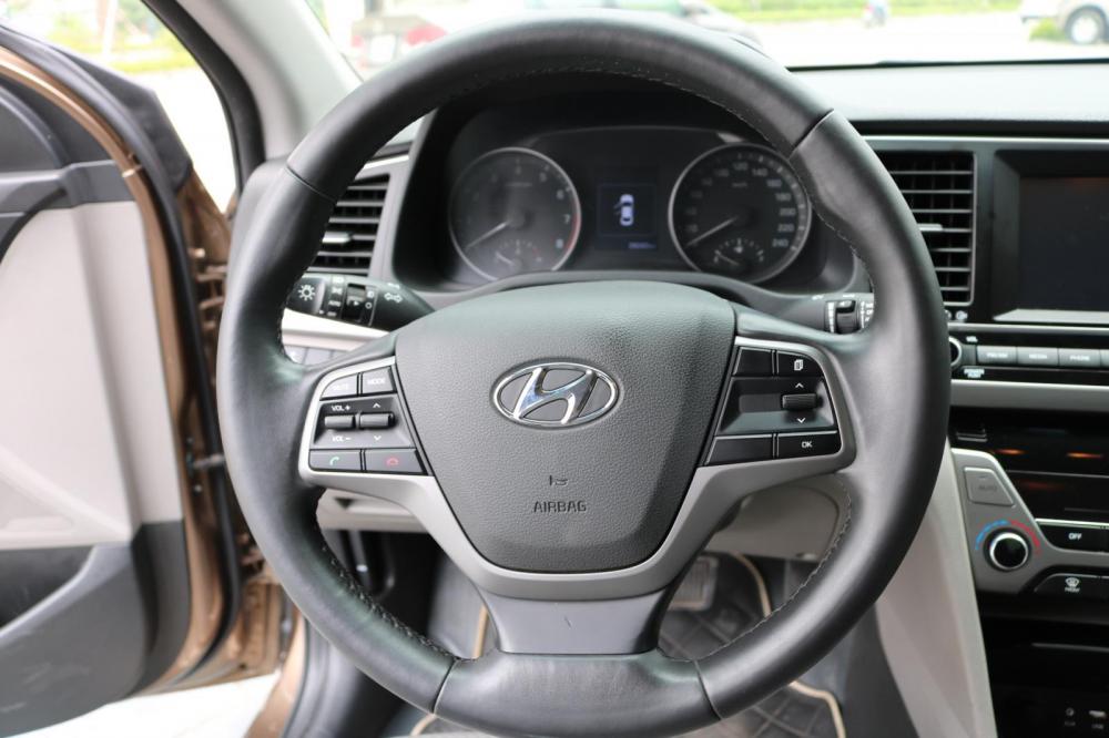 Hyundai Elantra 1.6AT 2016 - Bán ô tô Hyundai Elantra 1.6AT sản xuất năm 2016, màu nâu