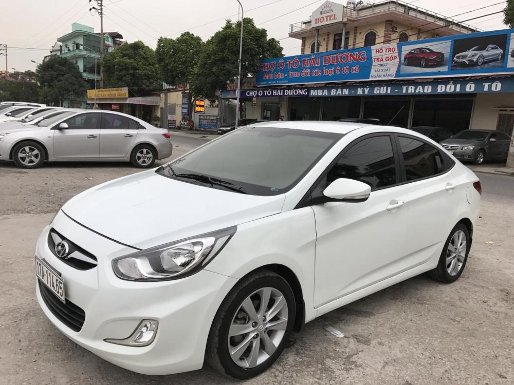 Hyundai Accent AT 2012 - Xe Hyundai Accent năm 2012 màu trắng, xe nhập