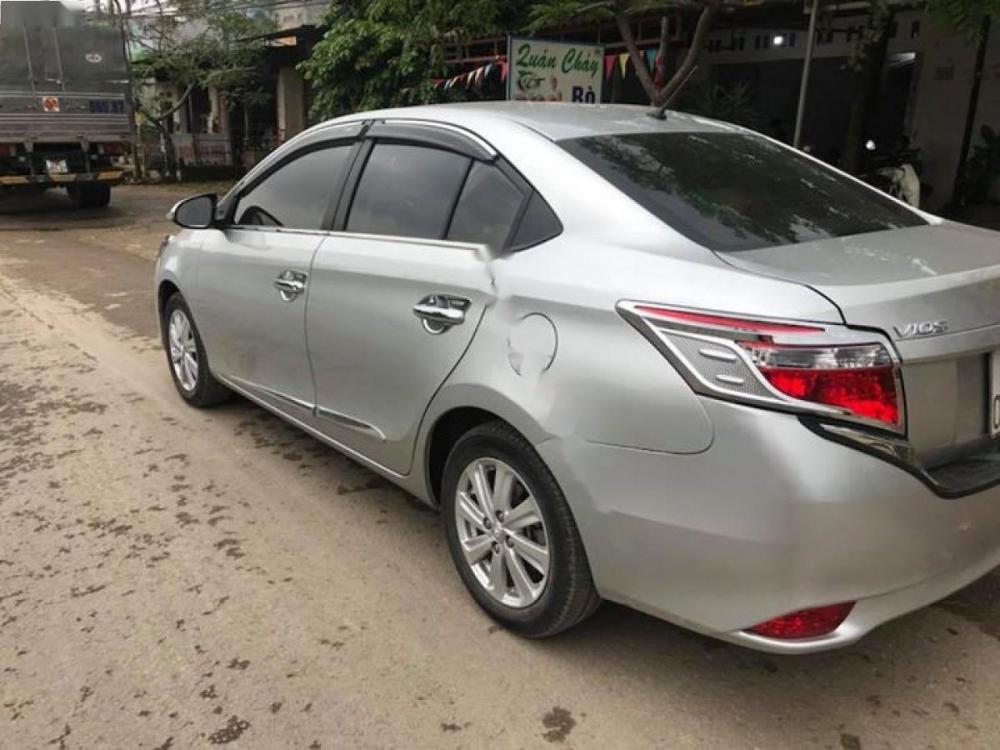 Toyota Vios 2014 - Bán Toyota Vios số sàn, màu bạc, đời 2014