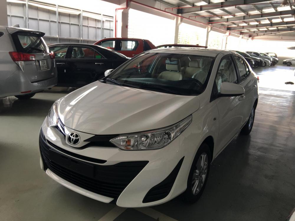 Toyota Vios E 2018 - Cần bán xe Toyota Vios E đời 2018, màu trắng giá 516 triệu, đưa trước 140 triệu nhận xe ngay