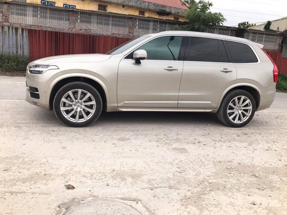 Volvo XC90   2017 - Cần bán Volvo XC90 sản xuất năm 2017 như mới