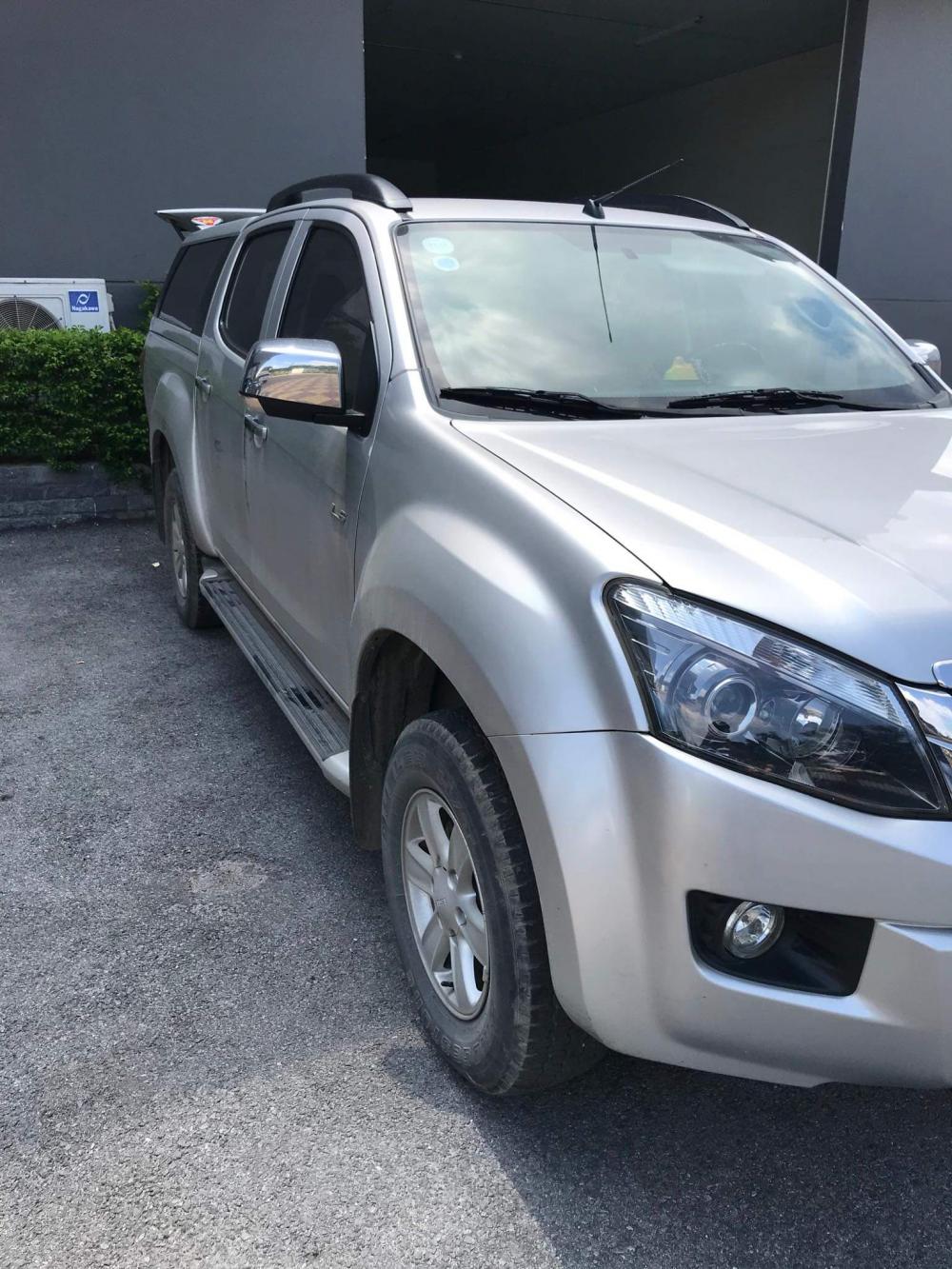 Isuzu Dmax 2014 - Chính chủ cần bán lại xe Isuzu Dmax đăng ký 2014, màu bạc xe nhập. Biển tỉnh