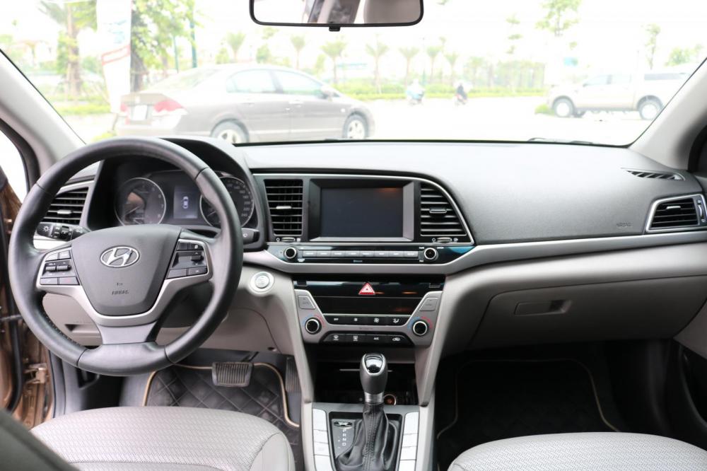 Hyundai Elantra 1.6AT 2016 - Bán ô tô Hyundai Elantra 1.6AT sản xuất năm 2016, màu nâu