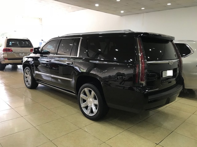 Cadillac Escalade ESV Premium 2015 - Bán Cadilac Escalede ESV Premium đen nội thất nâu, sản xuất 2015, đăng ký 2017, một chủ từ đầu xe siêu đẹp