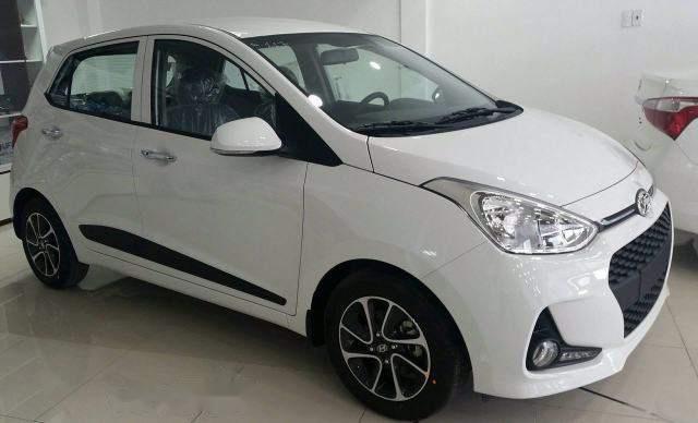 Hyundai Grand i10   2018 - Cần bán xe Hyundai Grand i10 sản xuất năm 2018, màu trắng, giá chỉ 419 triệu