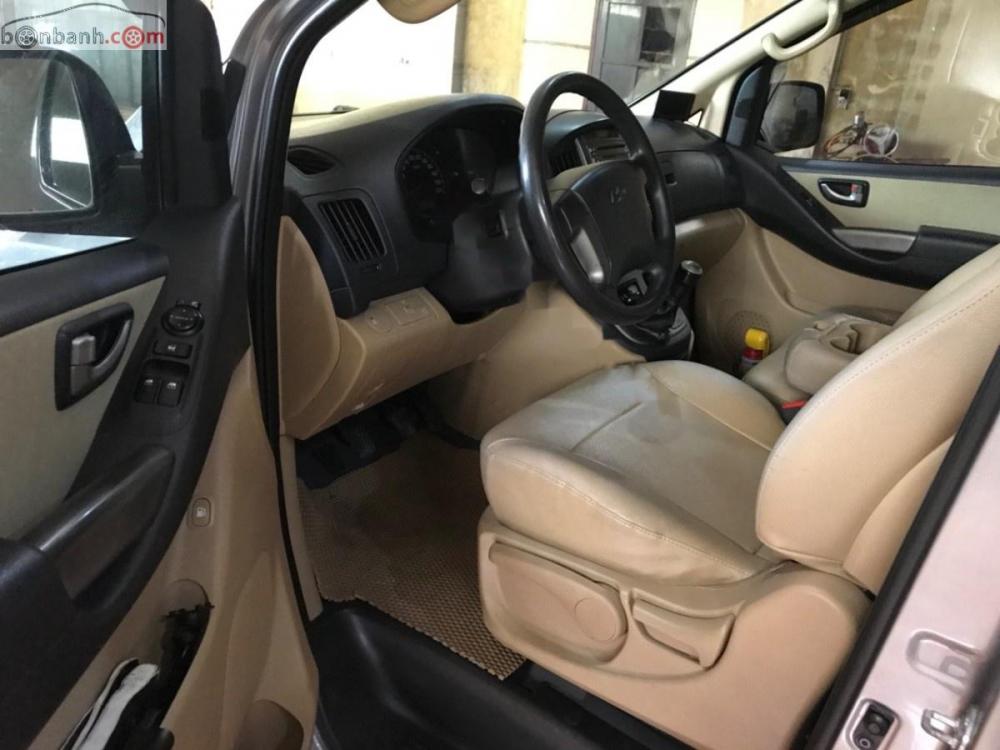 Hyundai Grand Starex 2012 - Bán Hyundai Grand Starex năm 2012, màu bạc, xe nhập, giá tốt