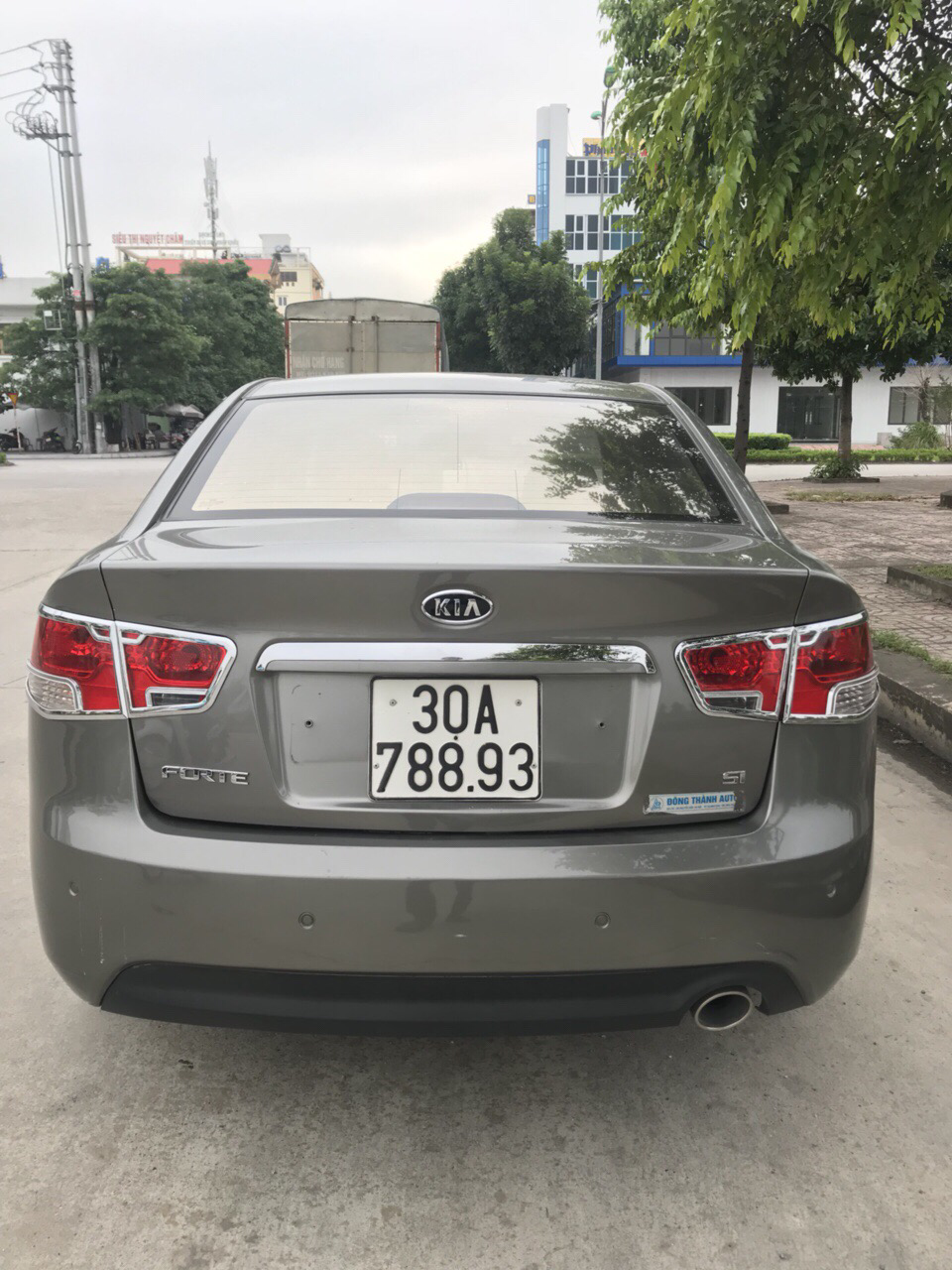 Kia Forte 2009 - Cần bán xe Kia Forte đời 2009 màu xám bạc, giá chỉ 380 triệu, xe nhập