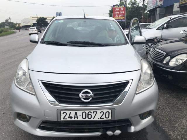 Nissan Sunny 2013 - Bán Nissan Sunny đời 2013, màu bạc, 23 triệu