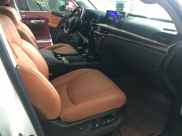 Lexus LX 570 2016 - Bán xe Lexus LX 570 đời 2016, màu trắng, nhập khẩu nguyên chiếc