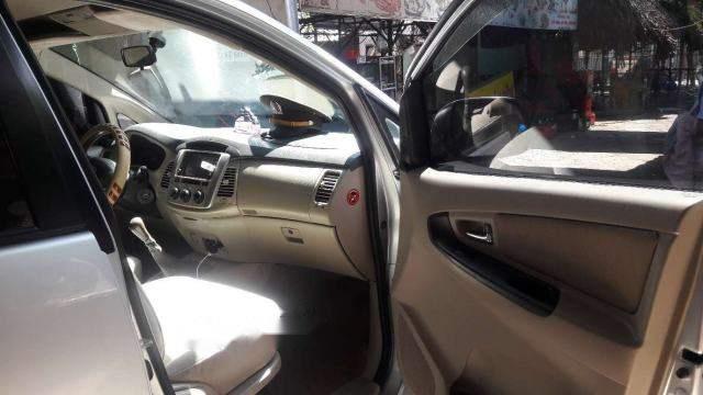 Toyota Innova   2014 - Cần bán lại xe Toyota Innova sản xuất 2014, màu bạc