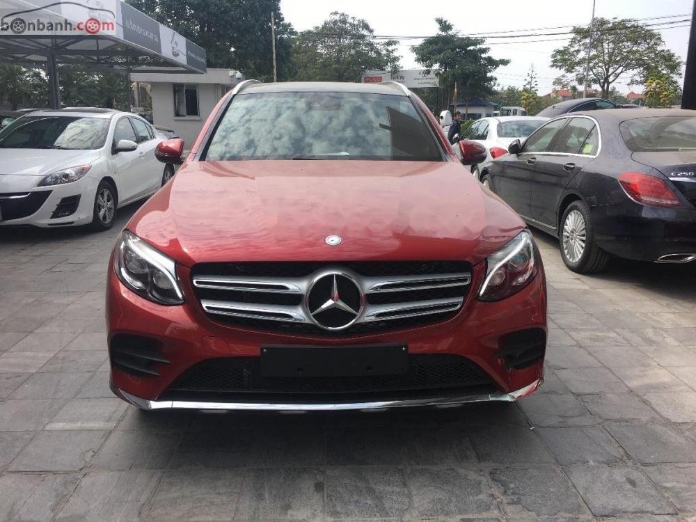 Mercedes-Benz GLC-Class GLC 300 4Matic 2018 - Bán Mercedes GLC 300 4Matic năm sản xuất 2018, màu đỏ