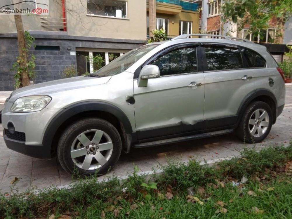 Chevrolet Captiva 2.4LT 2009 - Bán Chevrolet Captiva 2.4LT năm 2009, màu bạc chính chủ, giá chỉ 276 triệu