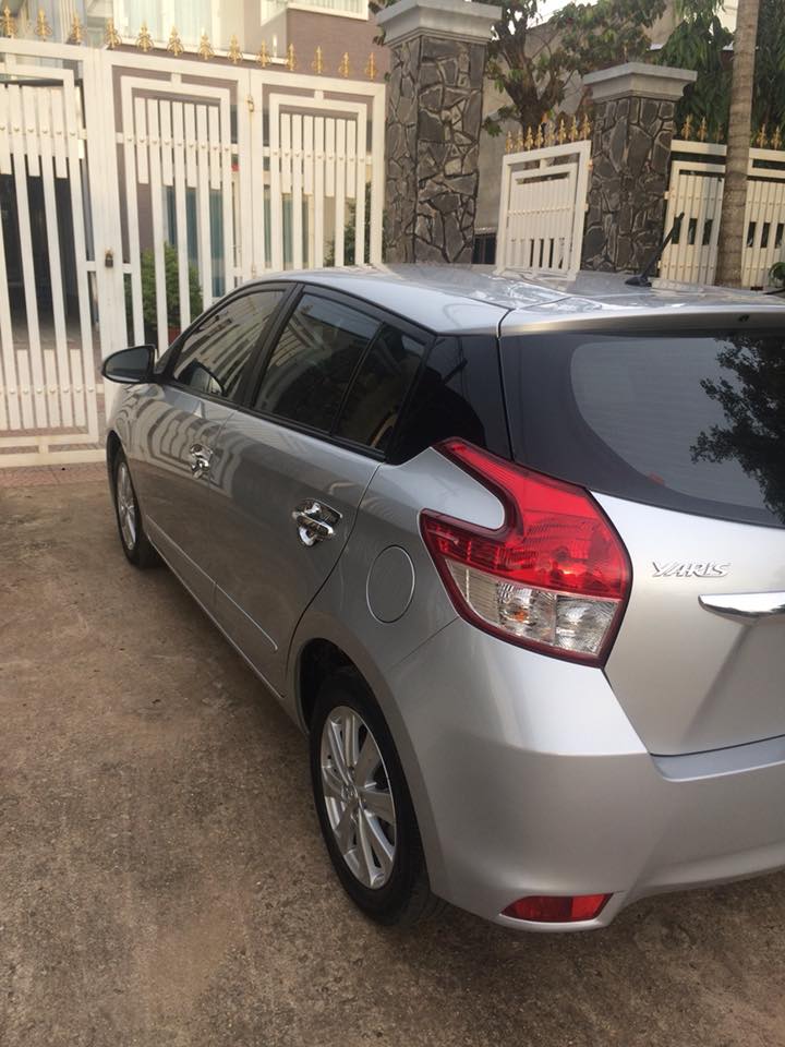 Toyota Yaris G 1.3 AT 2014 - Bán Toyota Yaris 2014, ĐK 2015, nhập Thái màu bạc. Xe còn rất đẹp