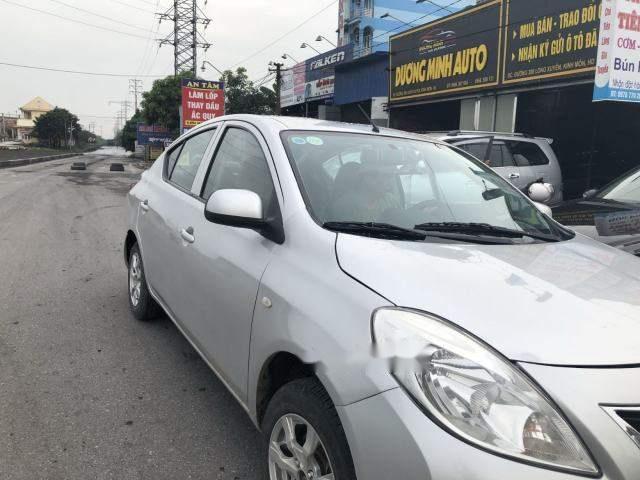 Nissan Sunny 2013 - Bán Nissan Sunny đời 2013, màu bạc, 23 triệu