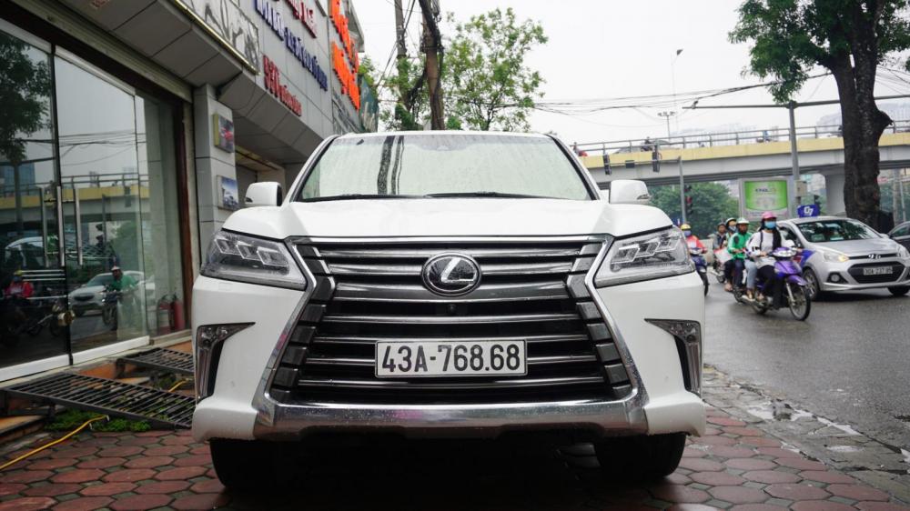 Lexus LX 570 2016 - Cần bán xe Lexus LX 570 đời 2017, màu trắng, nhập khẩu nguyên chiếc Trung Đông: LH E Hương 0945392468