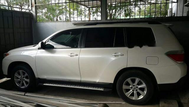 Toyota Highlander  SE 2011 - Bán Toyota Highlander SE đời 2011, màu trắng, nhập khẩu nguyên chiếc ít sử dụng