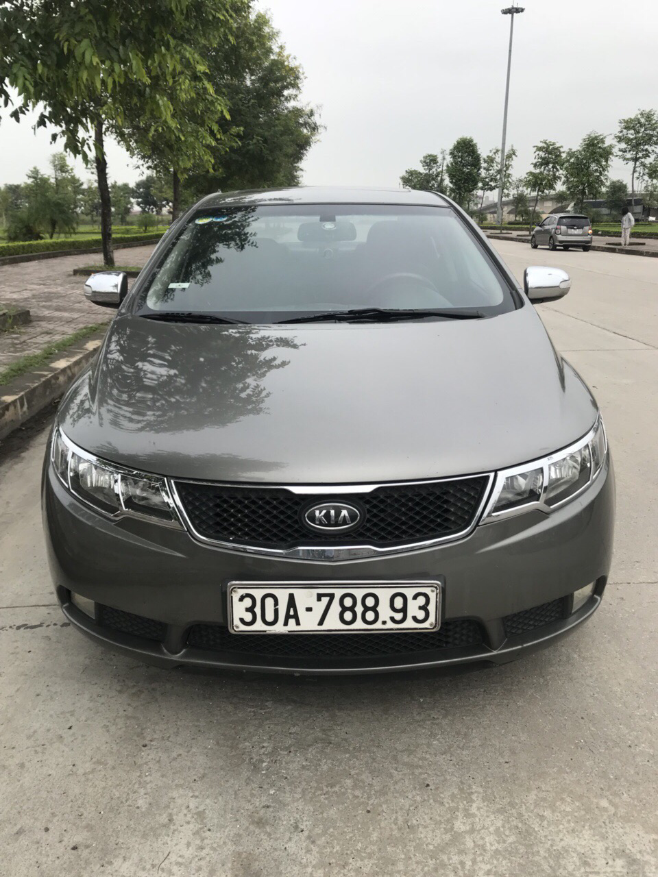 Kia Forte 2009 - Cần bán xe Kia Forte đời 2009 màu xám bạc, giá chỉ 380 triệu, xe nhập