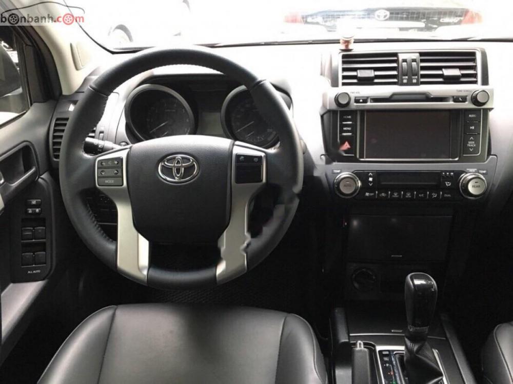 Toyota Prado 2016 - Cần bán gấp Toyota Prado đời 2016, màu đen, nhập khẩu nguyên chiếc