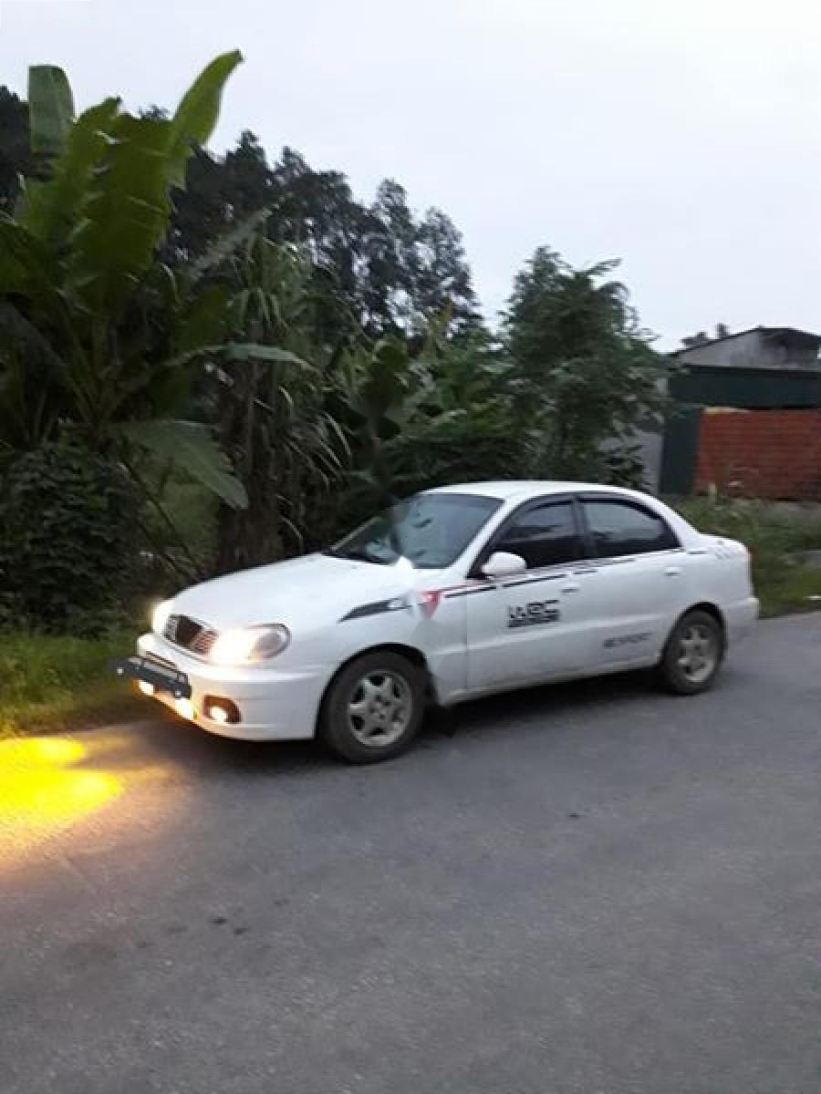 Daewoo Lanos SX 2001 - Bán ô tô Daewoo Lanos SX năm 2001, màu trắng