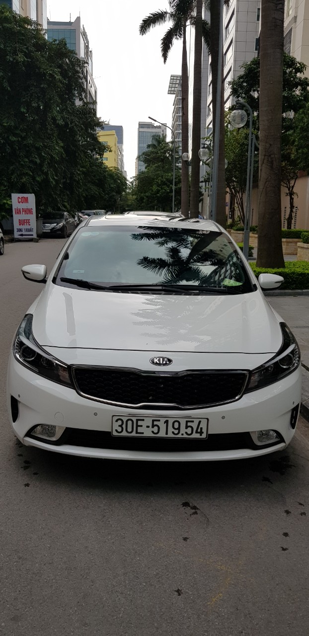 Kia Cerato 1.6AT 2017 - Bán xe Kia Cerato 1.6 2018, màu trắng, 605 triệu