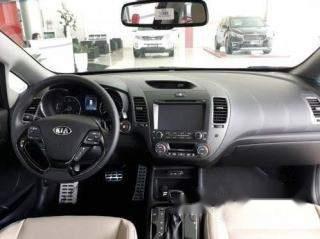 Kia Cerato  1.6AT  2018 - Bán xe Kia Cerato 1.6AT năm sản xuất 2018, màu đỏ, 589tr