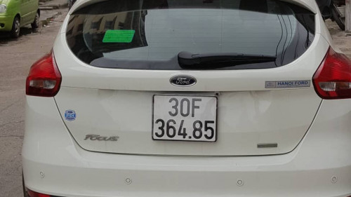 Ford Focus   AT  2018 - Bán ô tô Ford Focus AT đời 2018, màu trắng chính chủ