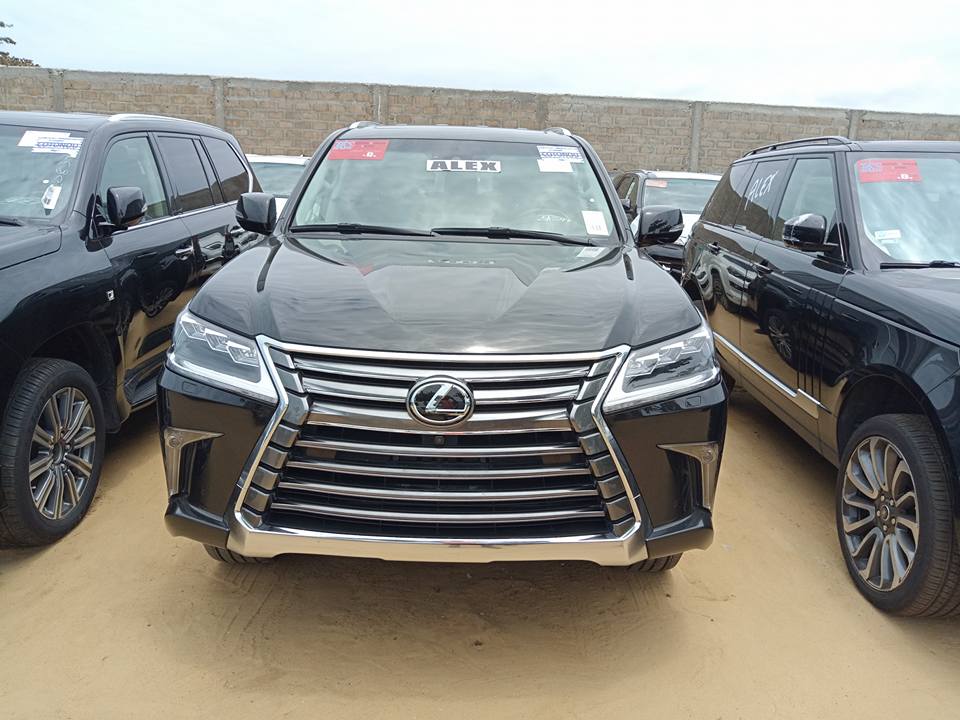 Lexus LX 570 2018 - Bán ô tô Lexus LX 570 đời 2018, màu đen, xe nhập khẩu nguyên chiếc, nguyên bản