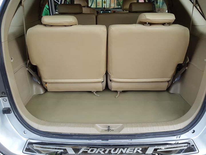 Toyota Fortuner V 2009 - Cần bán nhanh xe Toyota Fortuner 2009 tự động máy xăng, màu bạc zin