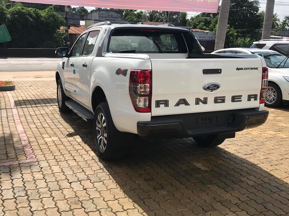 Ford Ranger Wildtrak 2018 - Bán xe Ford Ranger WT 2.0 Turbo kép 4x4, màu trắng, xe có sẵn, nguyên giá tặng phim cách nhiệt 3M, LH 0906.841.502