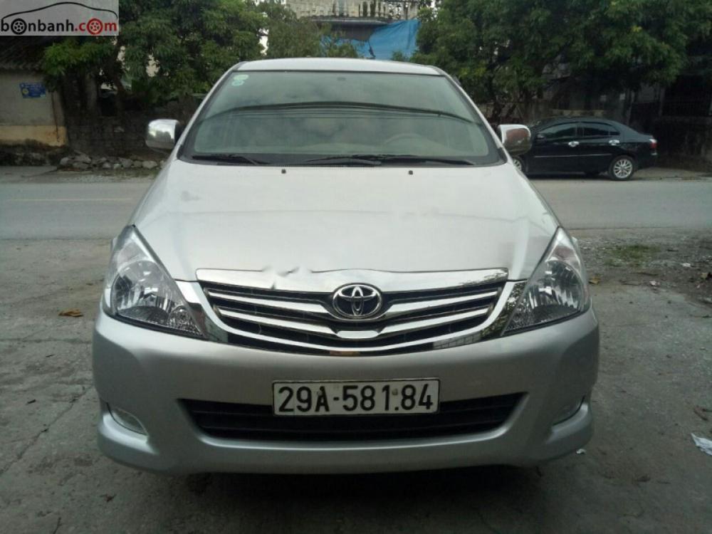 Toyota Innova 2.0G 2010 - Bán Toyota Innova 2.0G đời 2010, màu bạc, giá tốt